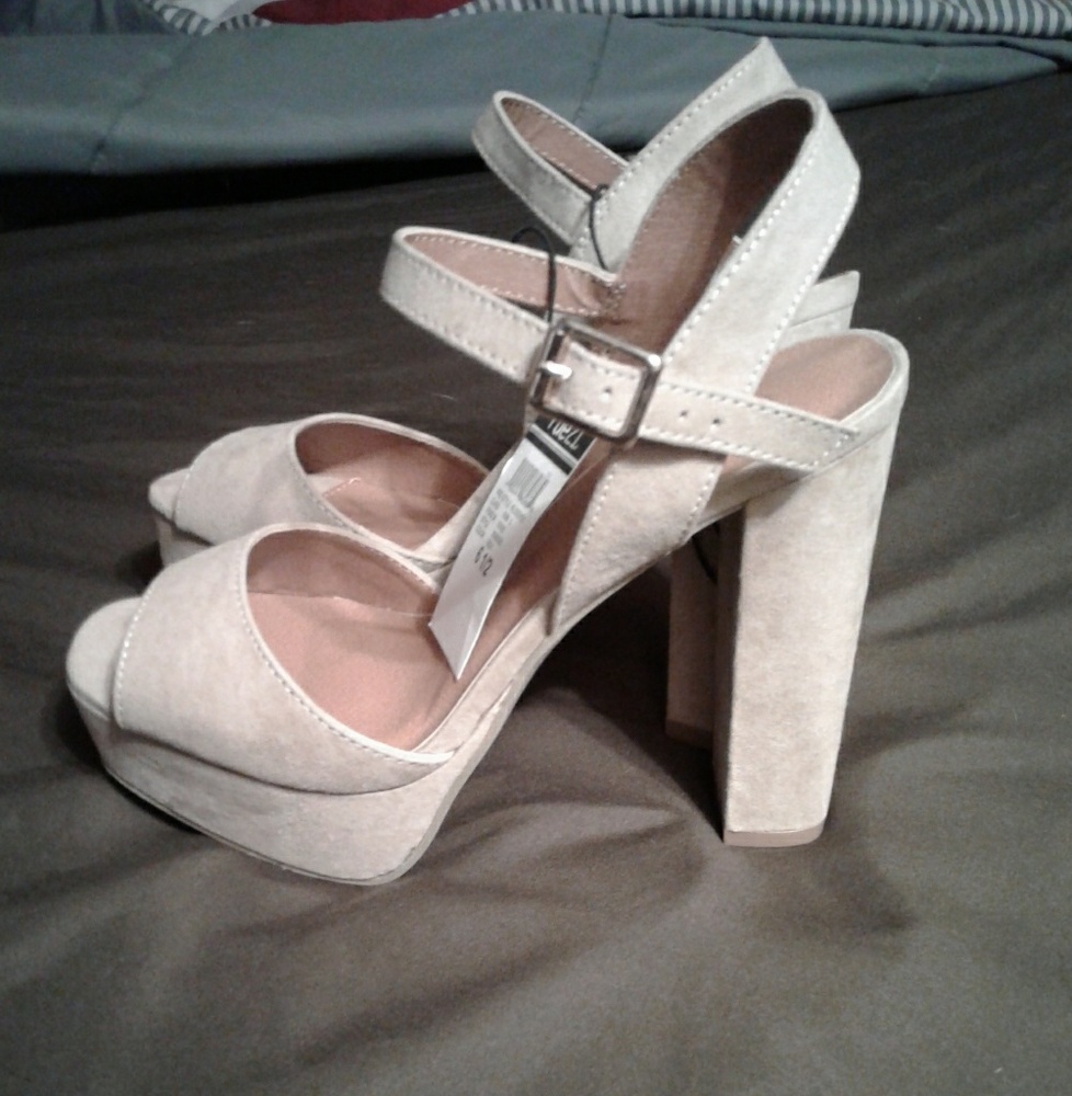 Beige Heels - Picture 2 of 3